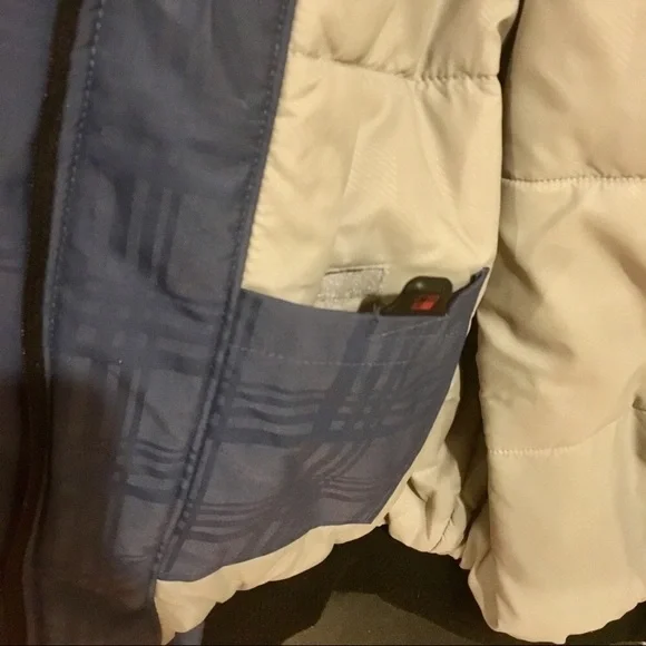 Woolrich Puffer Jacket w/ Removable Hood - Picture 10 of 13